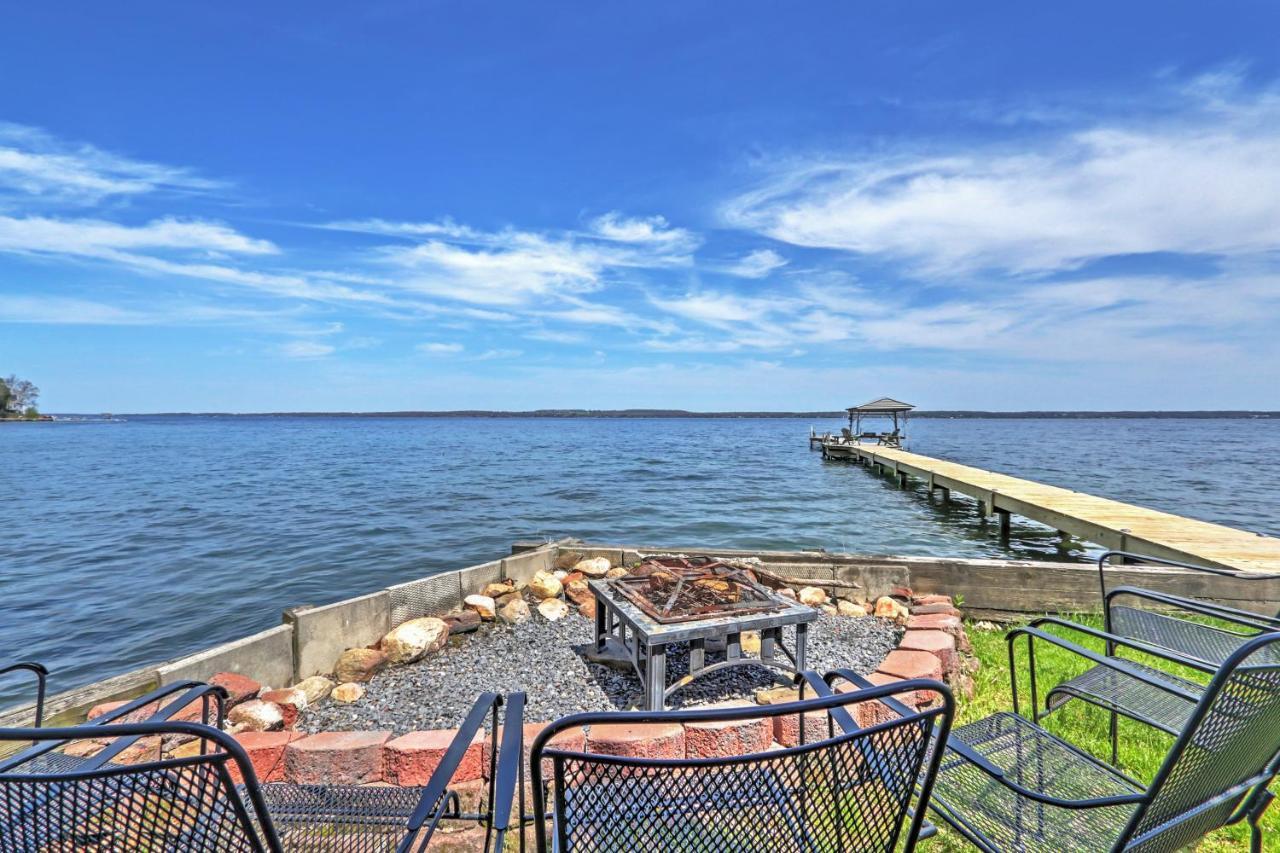 Waterfront Seneca Lake House Fire Pit And Boat Dock Женева Екстериор снимка